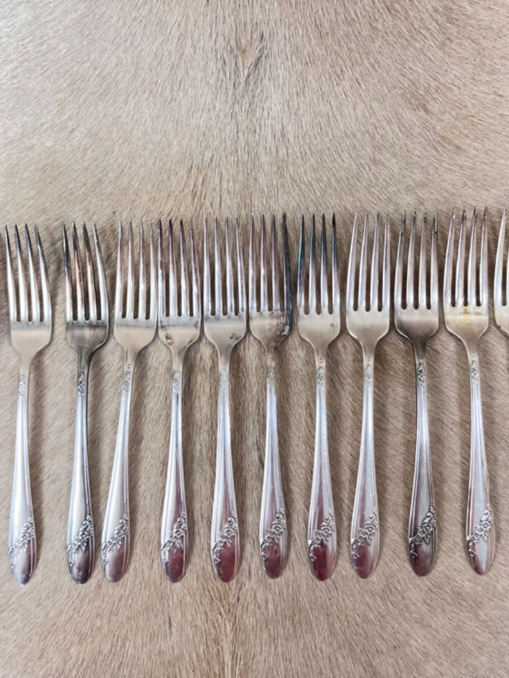 Oneida Silver Prestige 1946 Queen Bess Silverplate 50-Piece Flatware Set w/ Box